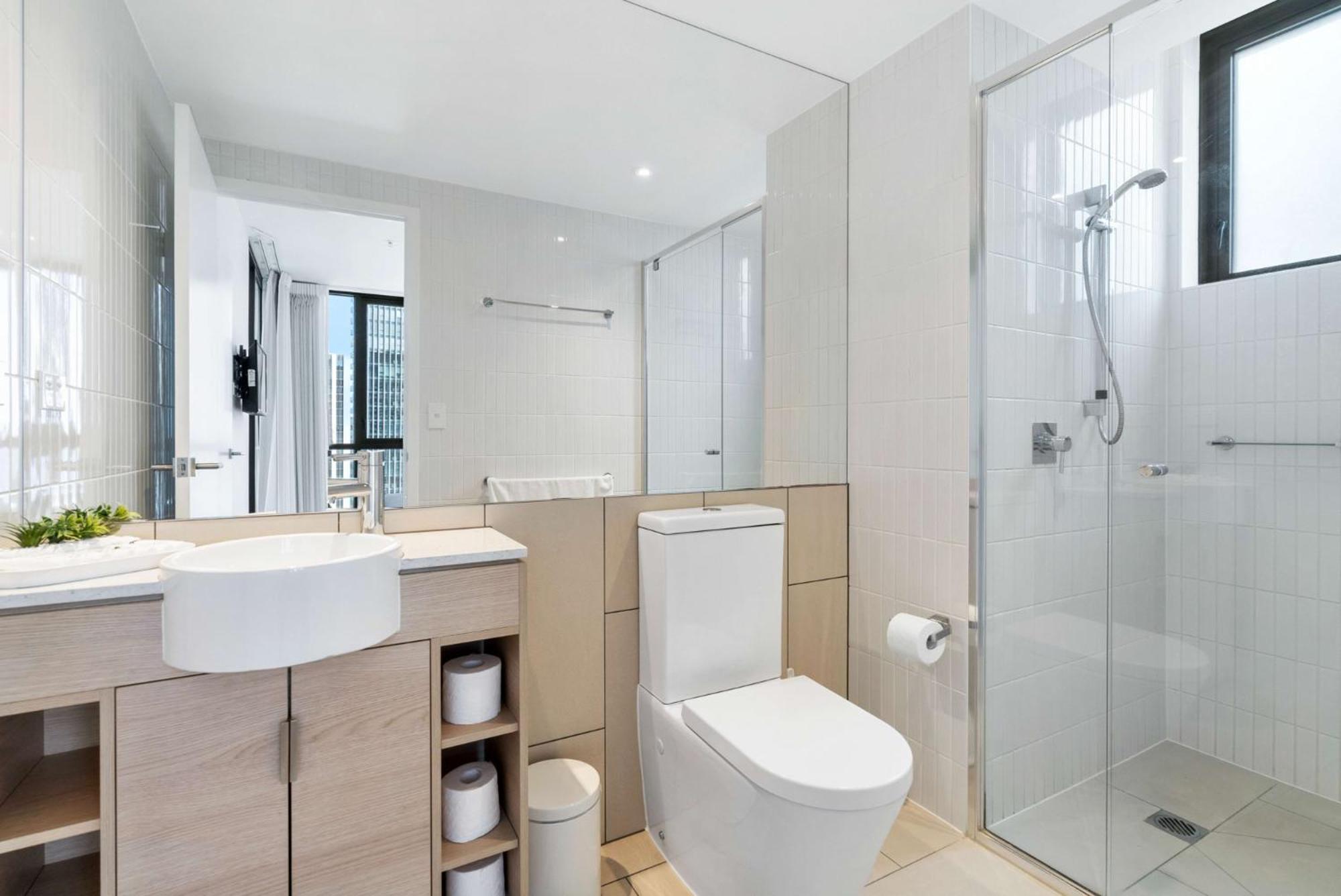 Elegant 2-bed With Stunning Views, Pool, Bbq, Gym Apartment Gold Coast